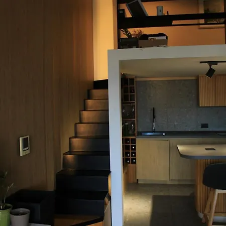 Апартаменты Modern Duplex Loft In Center With 3 Bedrooms
