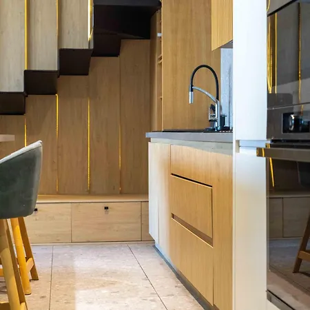 Modern Duplex Loft In Center With 3 Bedrooms