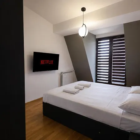 Modern Duplex Loft In Center With 3 Bedrooms Daire