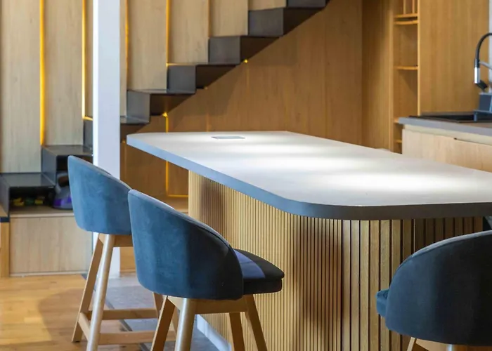 Апартаменти Modern Duplex Loft In Center With 3 Bedrooms Скоп'є