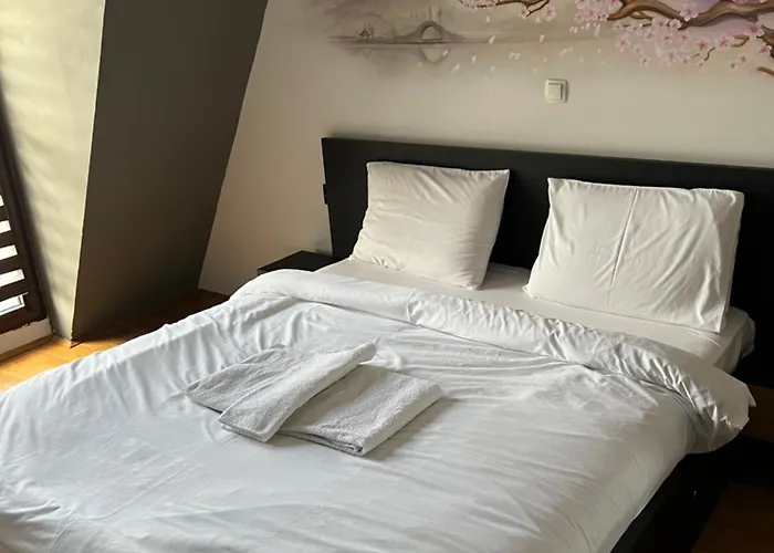 Modern Duplex Loft In Center With 3 Bedrooms * Скоп'є