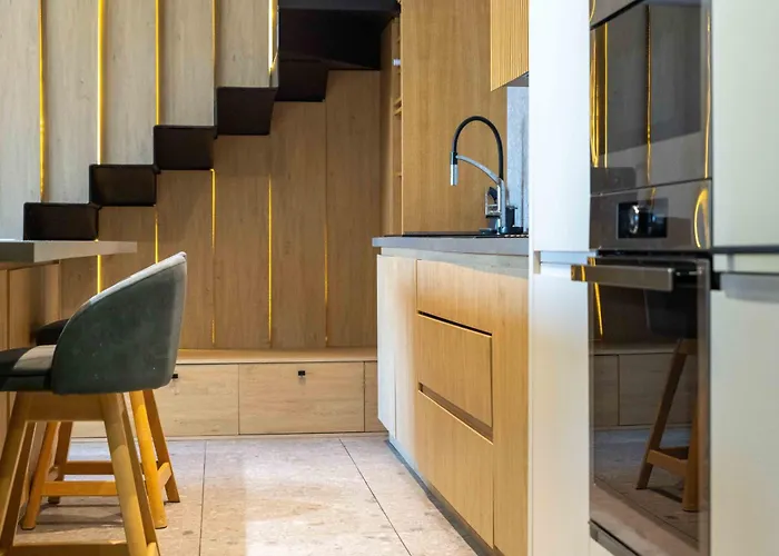 Modern Duplex Loft In Center With 3 Bedrooms